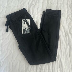 NWT Kendall & Kylie The Jogger Pants